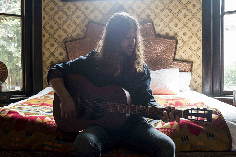 Elektra Records, CC BY-SA 4.0, via Wikimedia Commons Brent Cobb tickets